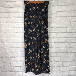 NWT High-Waisted Floral Pallazzo Pants